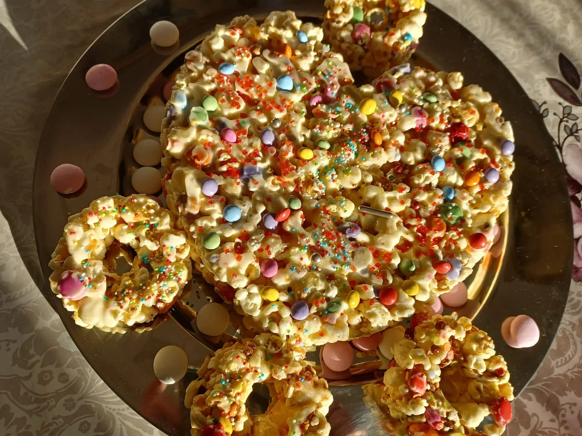 Rezept: Bunter Popcorn - Kuchen Bild Nr. 15492 Bunter Popcorn - Kuchen - Rezept - Bild Nr. 15492