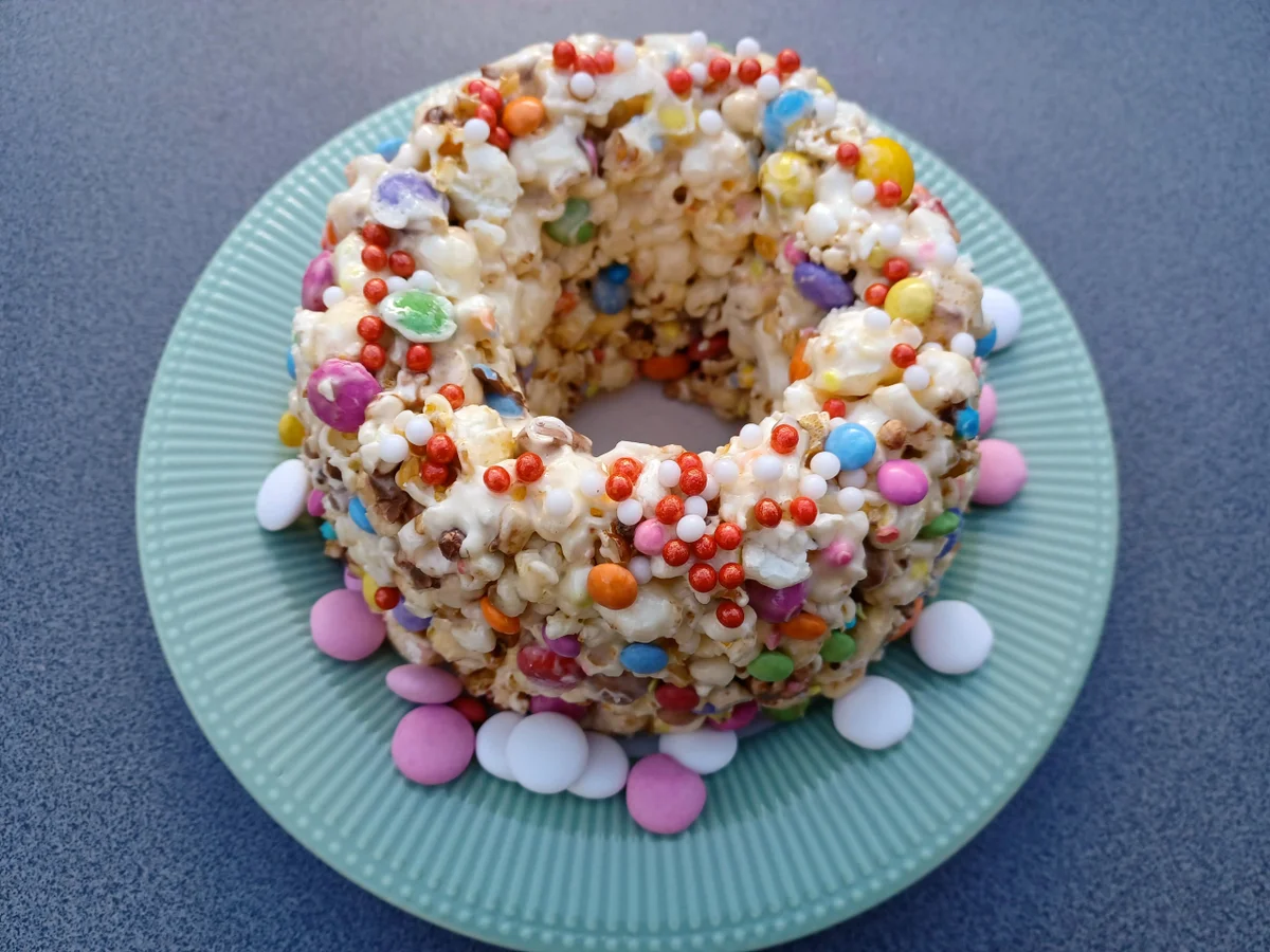 Rezept: Bunter Popcorn - Kuchen Bild Nr. 15484 Bunter Popcorn - Kuchen - Rezept - Bild Nr. 15484