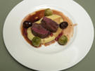 Rehrückenfilet mit Petersilienwurzelpüree, Rosenkohl, Maronen und Granatapfelsoße - Rezept - Bild Nr. 2