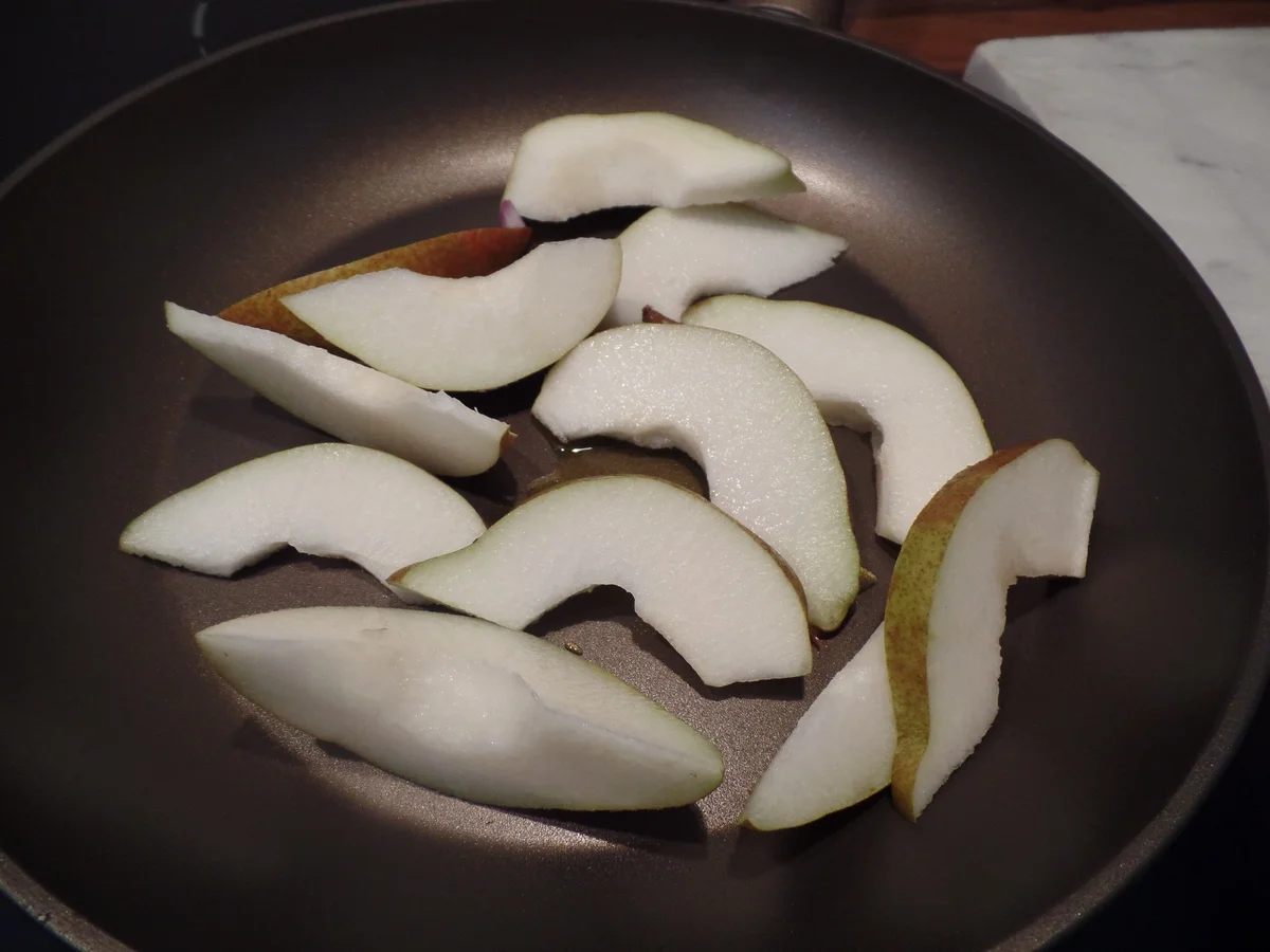 Steckrüben-Kartoffel-Suppe mit Pfeffer-Birnen - Rezept - Bild Nr. 15509