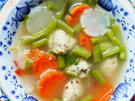 Hühnerknödelsuppe mit Gemüse -- Bakso Ayam dan Sayuran - Rezept - Bild Nr. 2