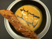 Kürbissuppe mit Karotten, Ingwer und Kokosmilch, dazu Pizzastangen - Rezept - Bild Nr. 2