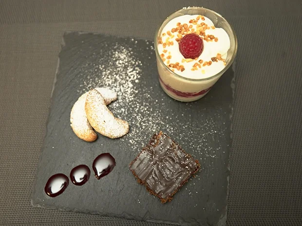 Rezept: Himbeertraum, Vanillekipferl und Schoko Brownies Bild Nr. 2 Himbeertraum, Vanillekipferl und Schoko Brownies - Rezept - Bild Nr. 2