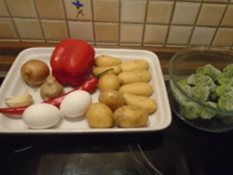 Paprika-Spinat-Gemüse mit Spiegelei und Kümmel-Drillingen - Rezept - Bild Nr. 3