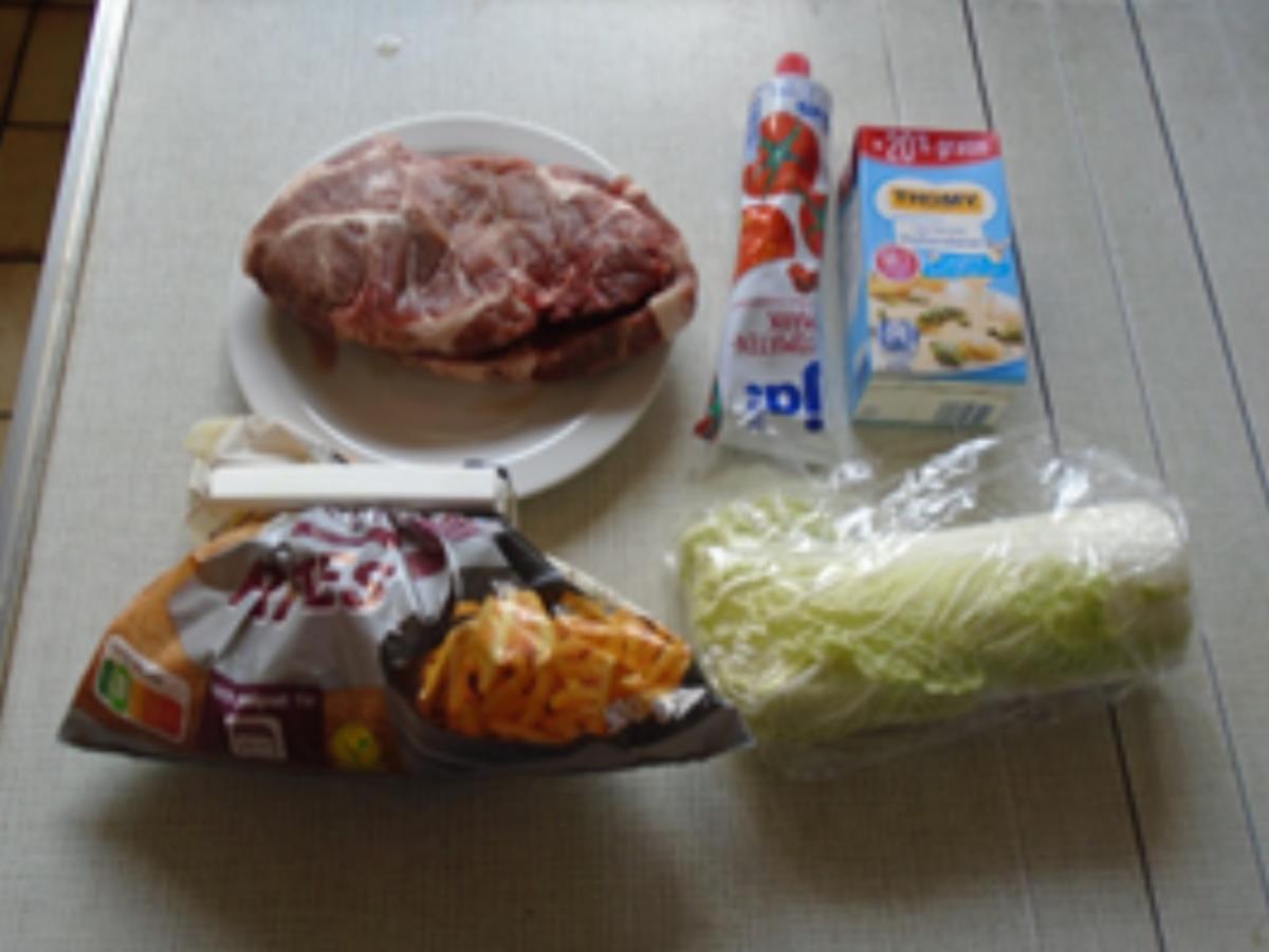 Nackenkotelett mit Sambal Sauce, Pommes Frites und Chinakohlsalat - Rezept - Bild Nr. 3