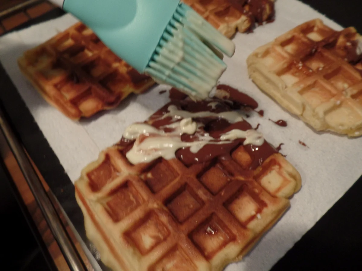 Rezept: Belgische-Waffeln mit Schokolade Bild Nr. 15525 Belgische-Waffeln mit Schokolade - Rezept - Bild Nr. 15525