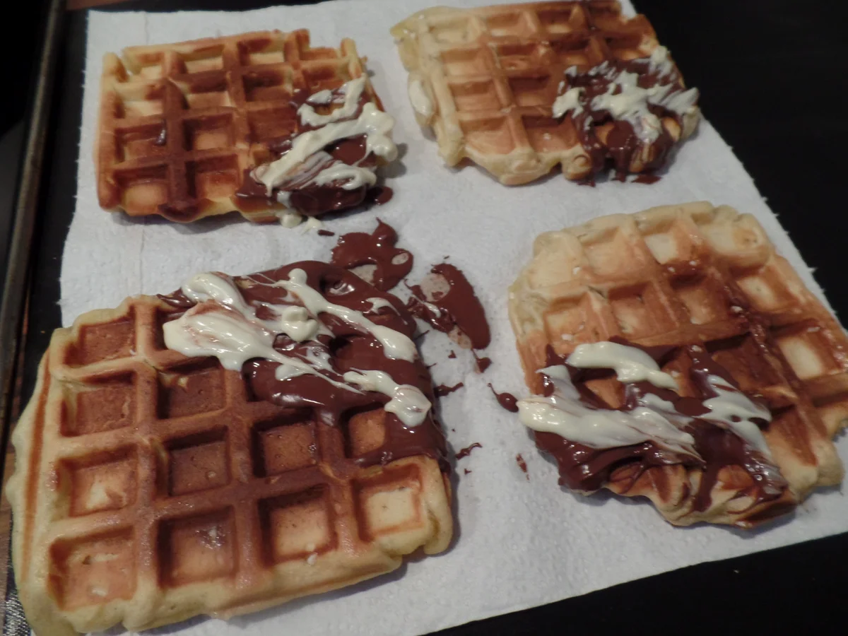 Rezept: Belgische-Waffeln mit Schokolade Bild Nr. 15526 Belgische-Waffeln mit Schokolade - Rezept - Bild Nr. 15526