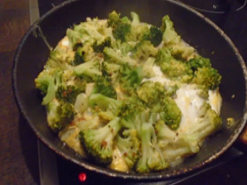Rezept: Schnelle Brokkoli-Eier-Pfanne Bild Nr. 3 Schnelle Brokkoli-Eier-Pfanne - Rezept - Bild Nr. 3