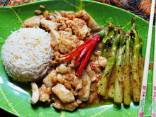 Pikant-scharfes Hühnerfleisch mit Kailan und Reis - Rezept - Bild Nr. 2