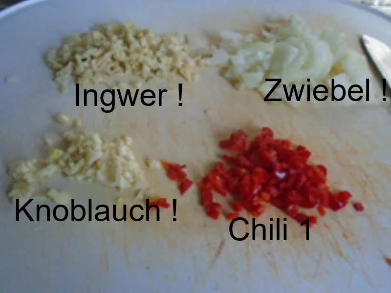 Schweinefleischbällchen mit Wok-Gemüse und gelben Basmatireis - Rezept - Bild Nr. 4