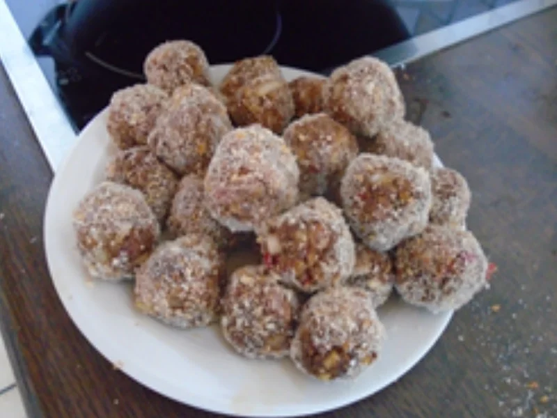 Schweinefleischbällchen mit Wok-Gemüse und gelben Basmatireis - Rezept - Bild Nr. 6