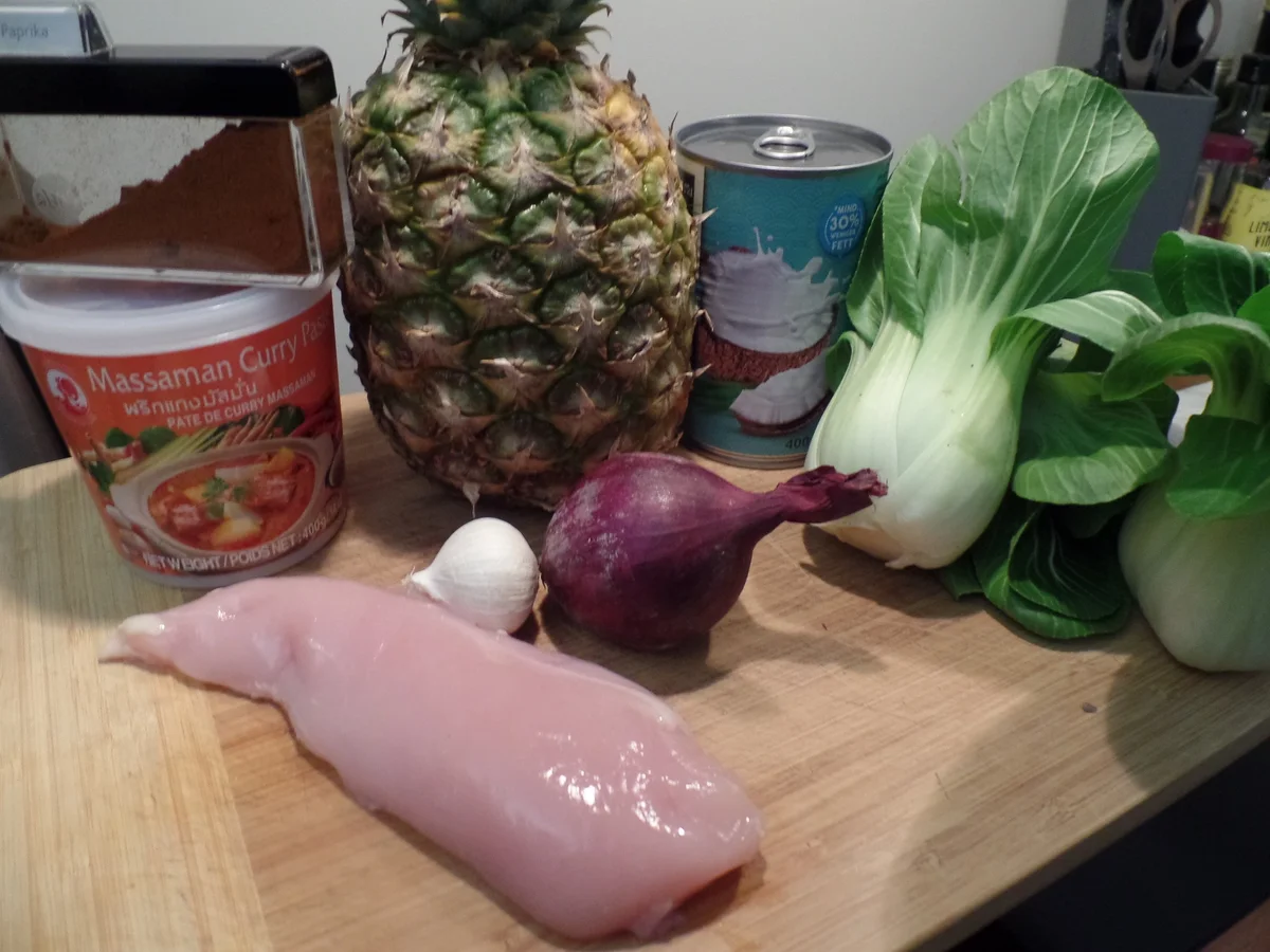 Rezept: Curry-Suppe mit Pak Choi,Ananas und Hähnchen Bild Nr. 15554 Curry-Suppe mit Pak Choi,Ananas und Hähnchen - Rezept - Bild Nr. 15554