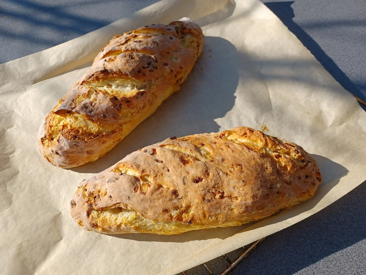 Frisch gebackenes Brot und Brötchen - Rezept - Bild Nr. 15564