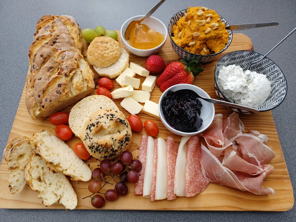 Frisch gebackenes Brot und Brötchen - Rezept - Bild Nr. 15577