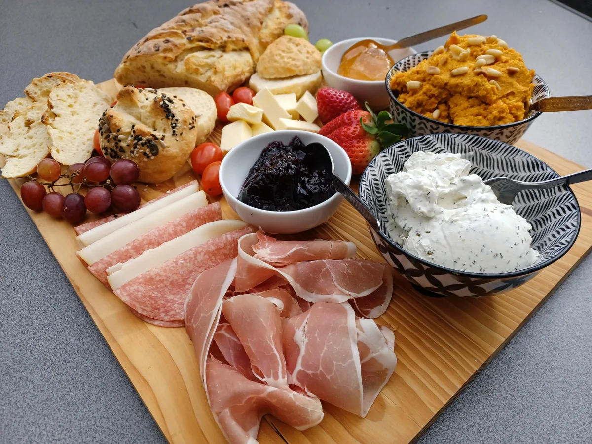 Frisch gebackenes Brot und Brötchen - Rezept - Bild Nr. 15580