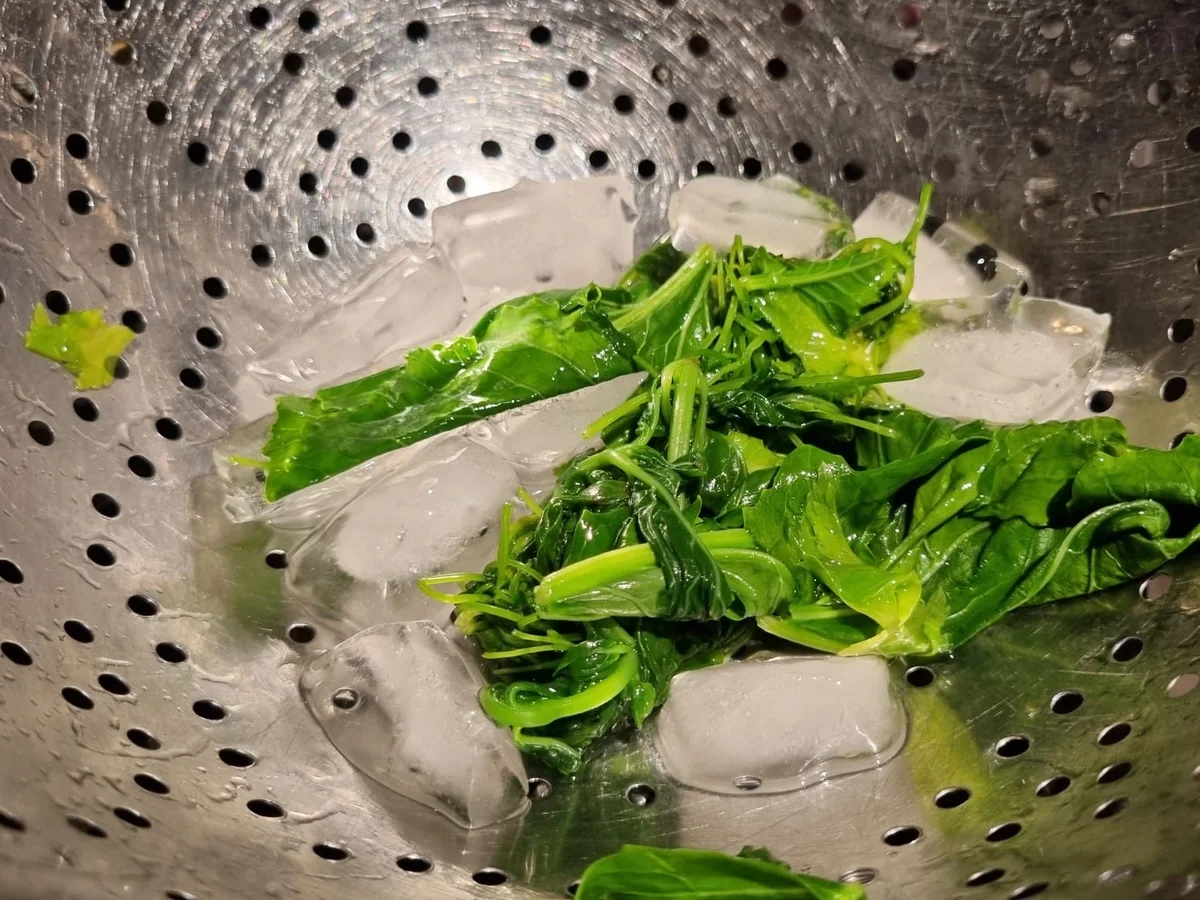 Poulardenbrust mit Frühlingsgemüse - Rezept - Bild Nr. 15568