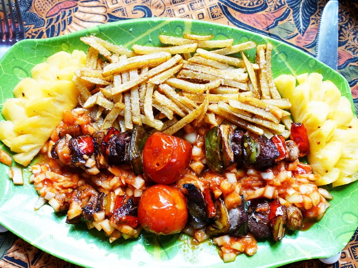 Frittierte, bunte Spieße mit Schweinefleisch - Rezept - Bild Nr. 15558