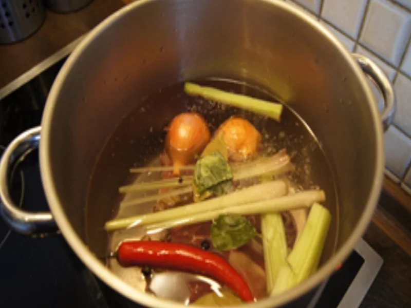 Rindfleischsuppe mit herzhafter Einlage - Rezept - Bild Nr. 15561