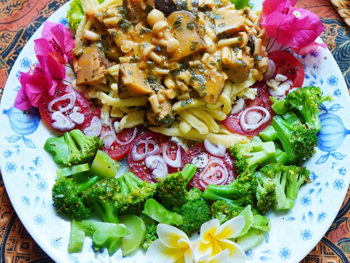 Rezept: Pilzragout mit selbstgemachten Spätzlen und Brokkoli Bild Nr. 2 Pilzragout mit selbstgemachten Spätzlen und Brokkoli - Rezept - Bild Nr. 2