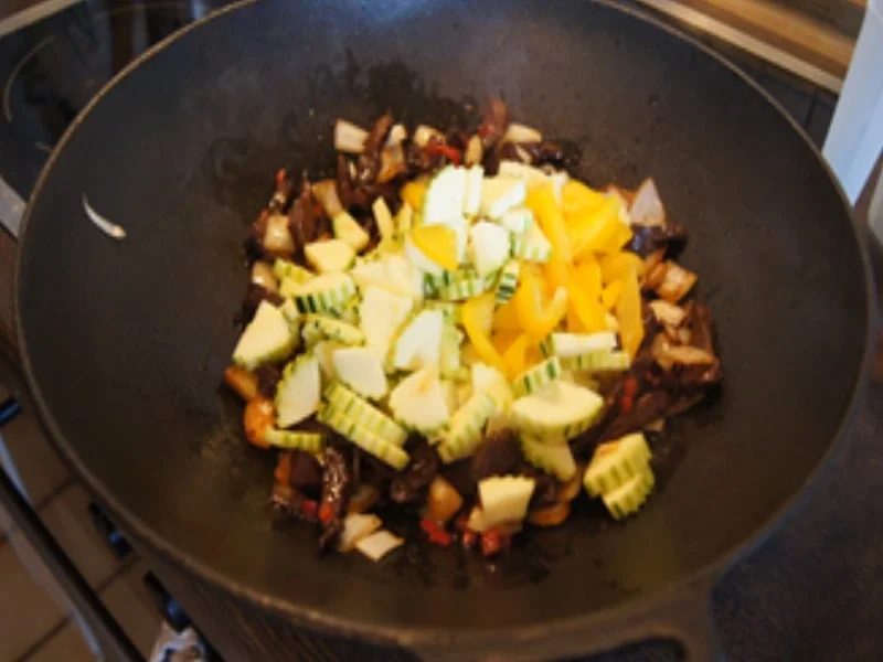 Putenfleisch-Gemüse-Wok mit Basmatireis - Rezept - Bild Nr. 13