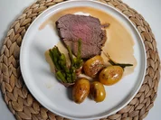 Rinderfilet im Wiesenheubett, Kartoffeln und gewickelte Bacon-Prinzessbohnen - Rezept - Bild Nr. 2