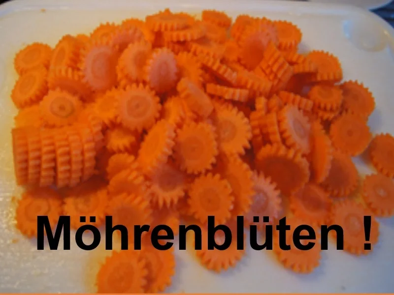 Frikadellen mit Hönigmöhrenblüten und Kartoffelstampf - Rezept - Bild Nr. 15591