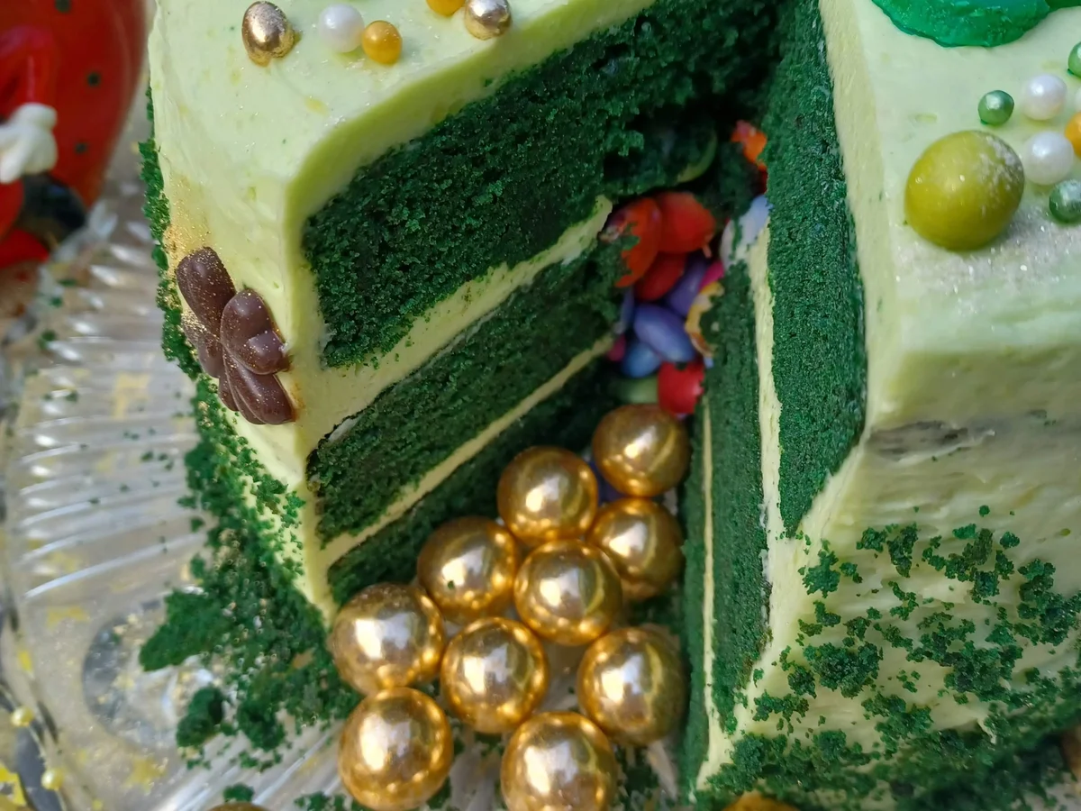 St. Patrick's Day Green Velvet Layer Cake Back Challenge 03.2022 - Rezept - Bild Nr. 15628