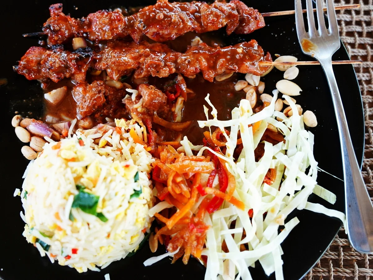 Schweinefleischspieße auf Kores Art -- Sate Babi ala Kores - Rezept - Bild Nr. 2