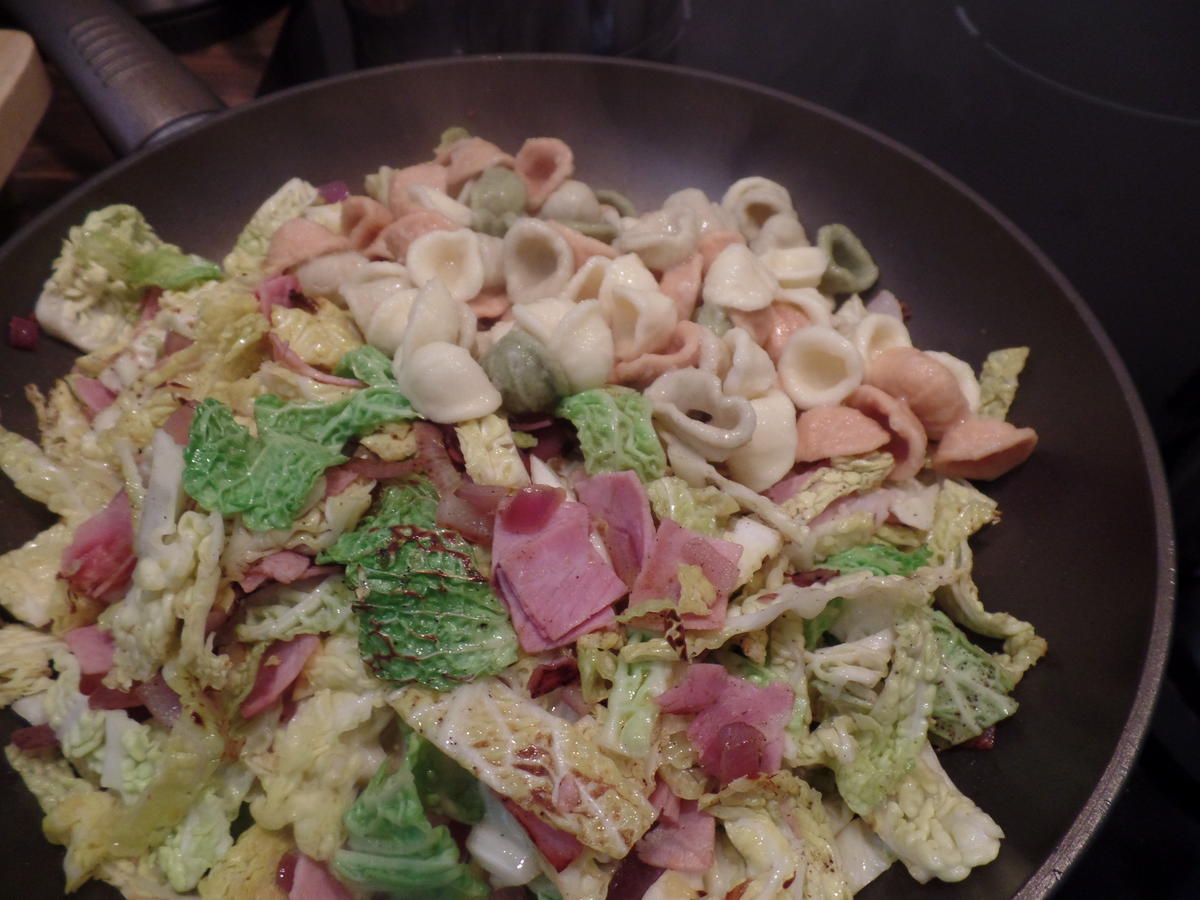 Orecchiette mit Wirsing und Kochschinken - Rezept - Bild Nr. 15638