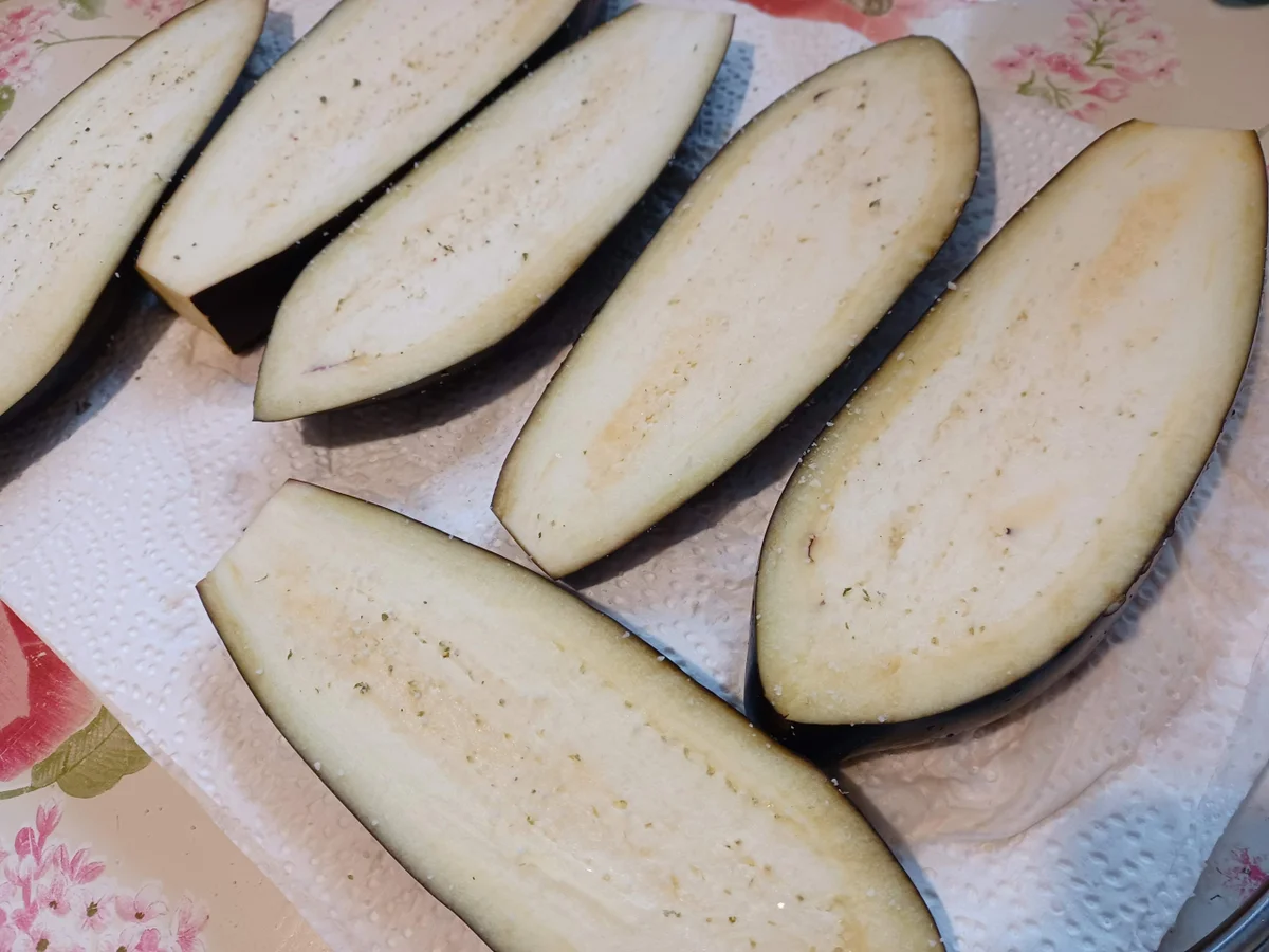 Rezept: Auberginen alla Neapolitana kulinarische Weltreise 03.2022 Bild Nr. 15631 Auberginen alla Neapolitana kulinarische Weltreise 03.2022 - Rezept - Bild Nr. 15631