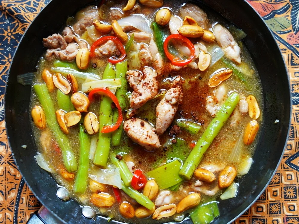 Rezept: Pikantes Schweinefilet mit zweigesichtigen Bandnudeln Bild Nr. 15630 Pikantes Schweinefilet mit zweigesichtigen Bandnudeln - Rezept - Bild Nr. 15630