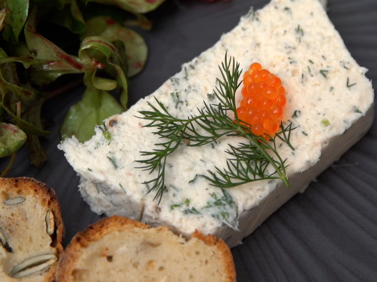 Forellenmousse mit Wildkräutersalat und Black Tiger Garnele - Rezept - Bild Nr. 15630