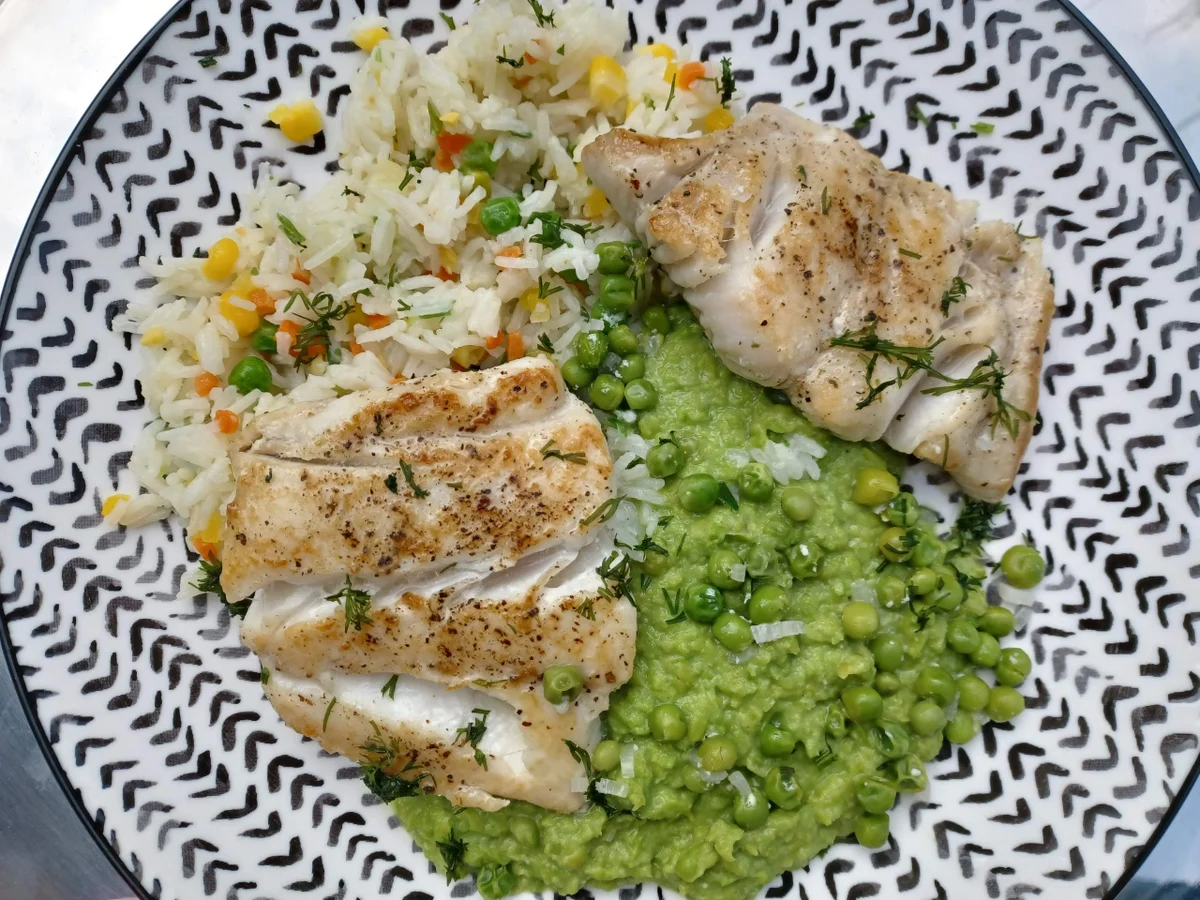 Seelachs auf Erbsenpüree zur kochbar Challenge März 2022 - Rezept - Bild Nr. 15631