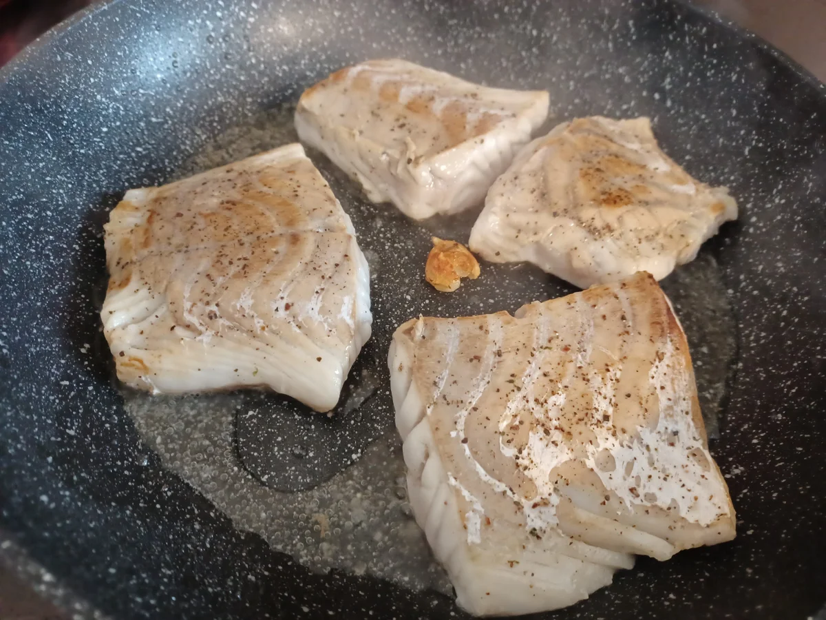 Seelachs auf Erbsenpüree zur kochbar Challenge März 2022 - Rezept - Bild Nr. 15637