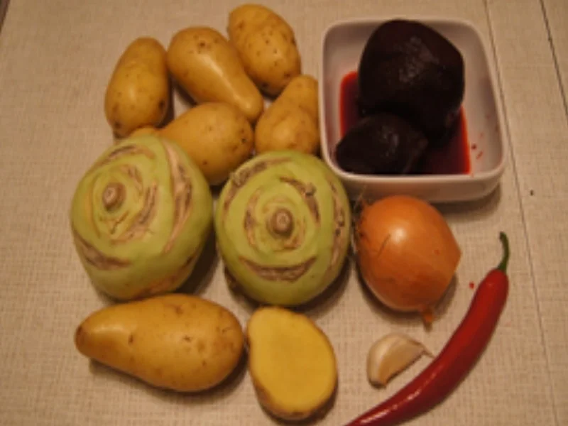 Rezept: Kohlrabi-Buletten mit Rote-Bete-Kartoffel-Stampf Bild Nr. 3 Kohlrabi-Buletten mit Rote-Bete-Kartoffel-Stampf - Rezept - Bild Nr. 3