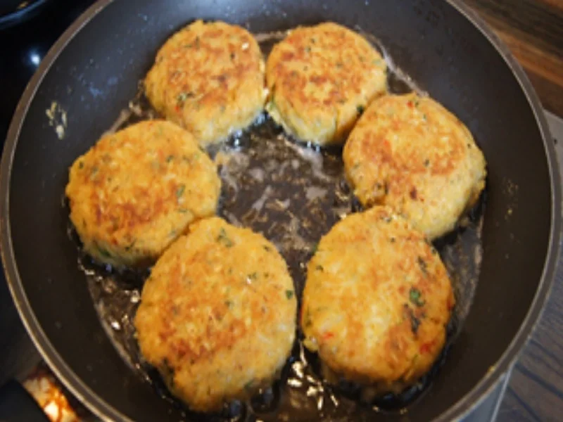 Rezept: Kohlrabi-Buletten mit Rote-Bete-Kartoffel-Stampf Bild Nr. 9 Kohlrabi-Buletten mit Rote-Bete-Kartoffel-Stampf - Rezept - Bild Nr. 9