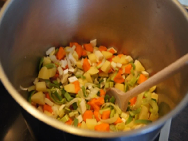 Gemüsesuppe mit Krakauer Würstchen - Rezept - Bild Nr. 10