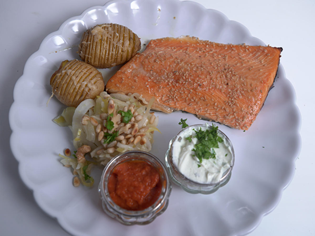 Saiblings-Filet vom Zedernholz an Fenchel-Chicorée Salat und ...