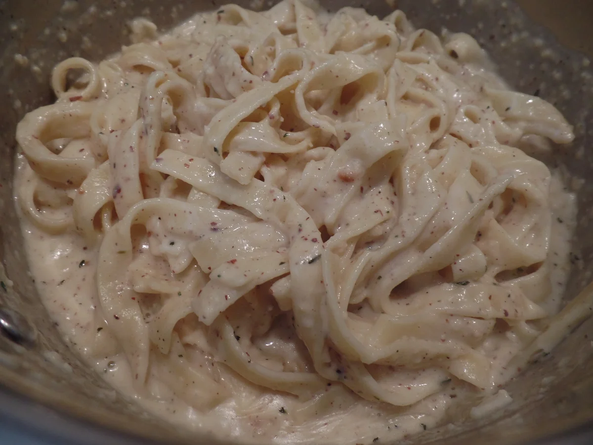 Tagliatelle mit Haselnuss-Parmesan-Sauce - Rezept - Bild Nr. 15655