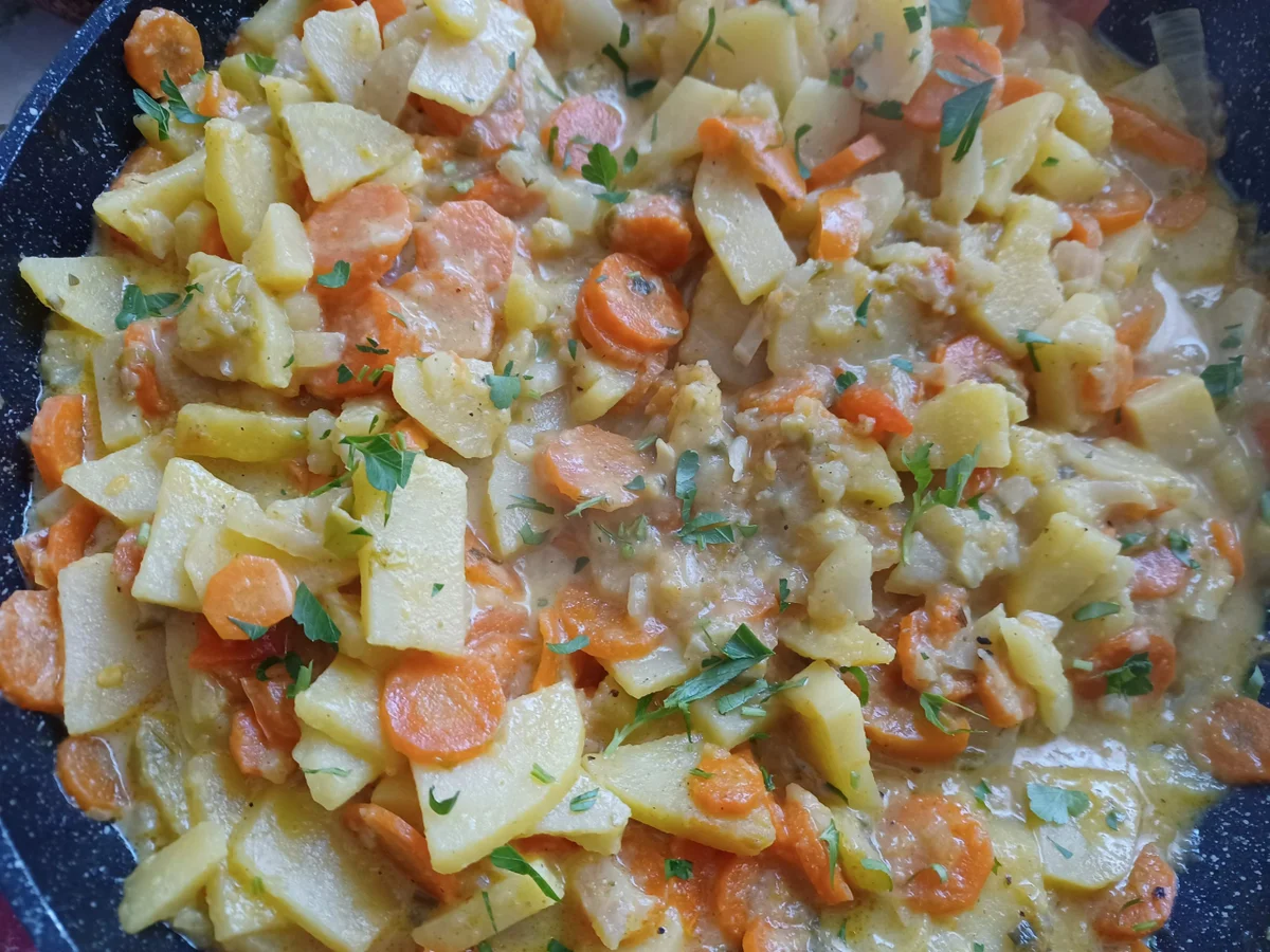 Rezept: Gemüsesoße mit Kartoffeln Bild Nr. 15657 Gemüsesoße mit Kartoffeln - Rezept - Bild Nr. 15657