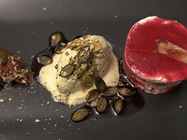 Kürbiskernöleis mit Erdbeer-Mascarpone-Törtchen - Rezept - Bild Nr. 2