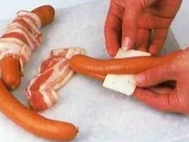 Käsewürstchen im Speckmantel - Rezept