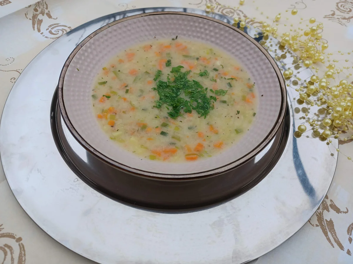 Eine feine Grieß - Gemüsesuppe - Rezept - Bild Nr. 15675