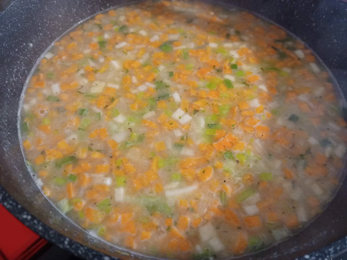 Eine feine Grieß - Gemüsesuppe - Rezept - Bild Nr. 15686