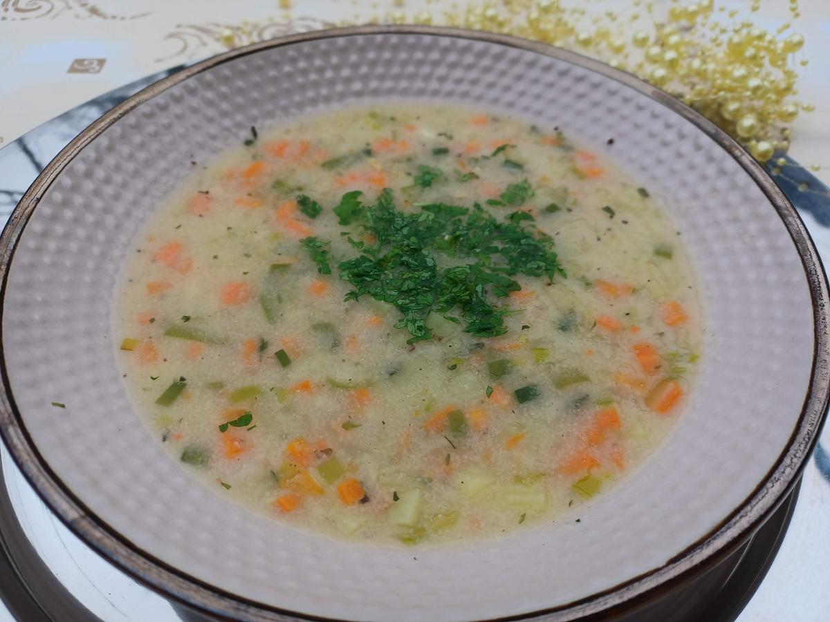 Eine feine Grieß - Gemüsesuppe - Rezept - Bild Nr. 15687