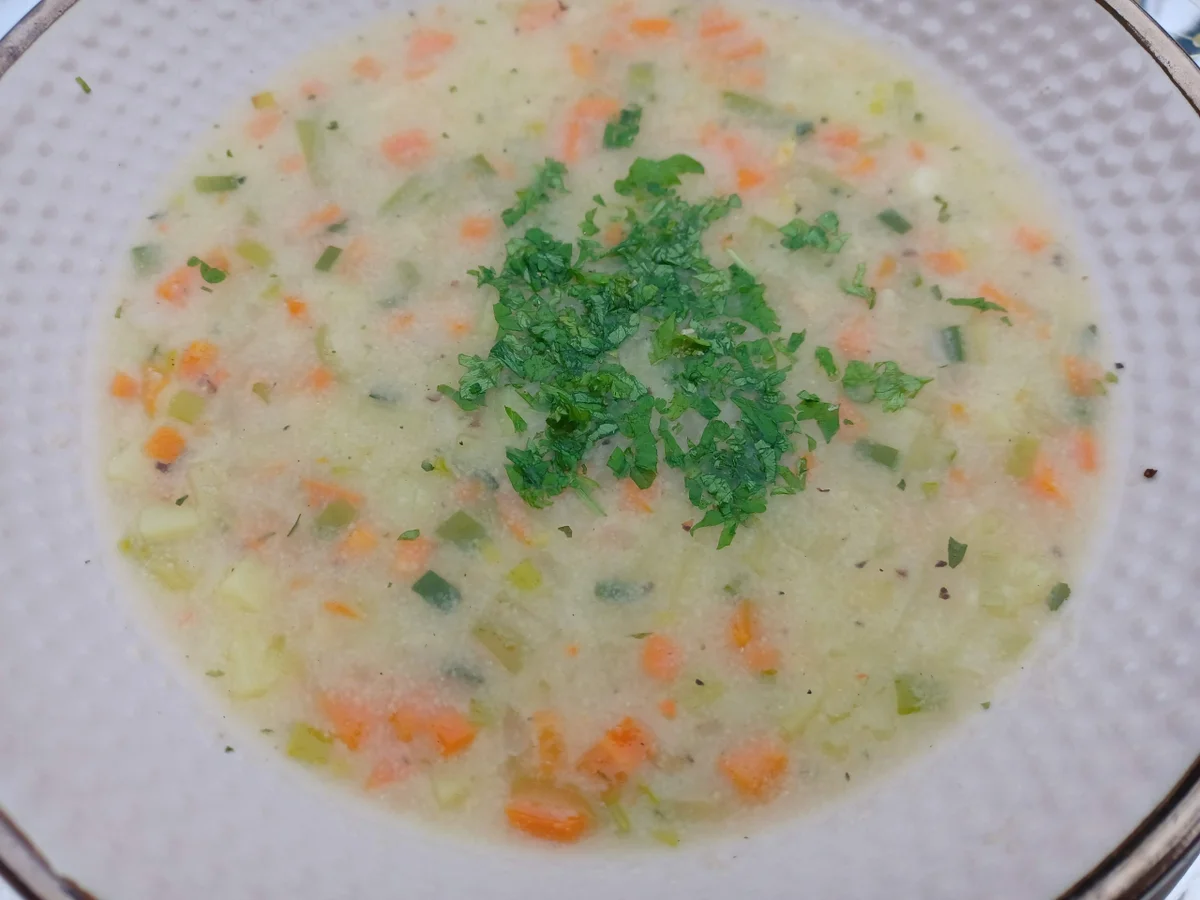 Eine feine Grieß - Gemüsesuppe - Rezept - Bild Nr. 15689