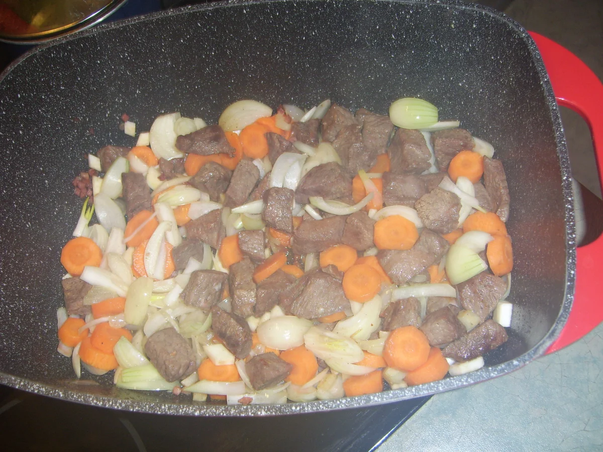 Rindergulasch mit Kolbasz - Rezept - Bild Nr. 15682