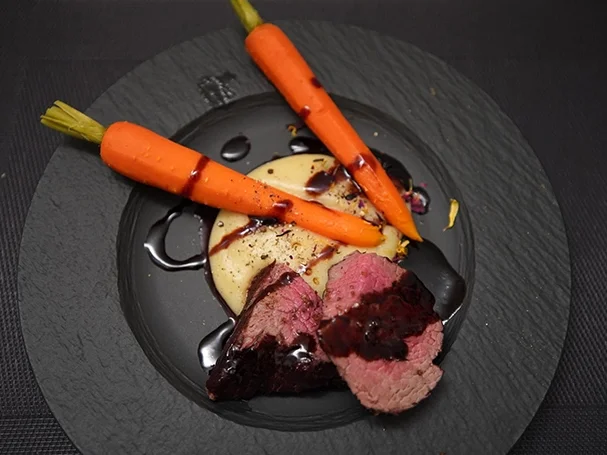Rezept: Rinderfilet mit Kartoffel-Sellerie-Püree und glasierten Möhren Bild Nr. 2 Rinderfilet mit Kartoffel-Sellerie-Püree und glasierten Möhren - Rezept - Bild Nr. 2