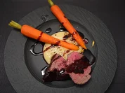 Rinderfilet mit Kartoffel-Sellerie-Püree und glasierten Möhren - Rezept - Bild Nr. 2