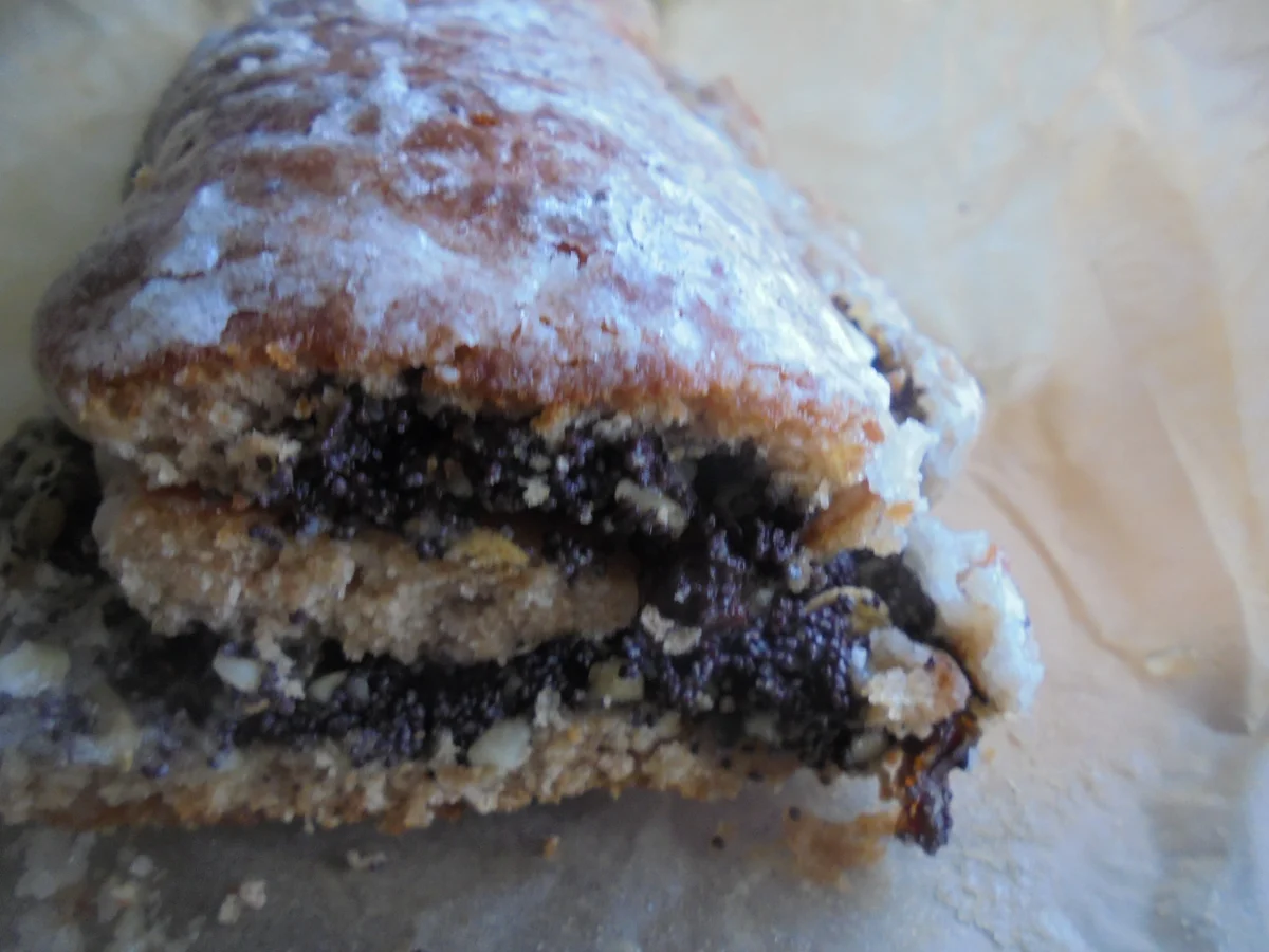 Hefe-Mohnrolle mit Zuckerguß - Rezept - Bild Nr. 15687